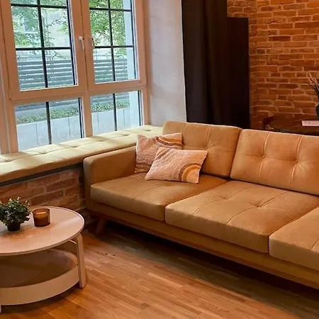 Апартаменти Comfortable In Лодзь