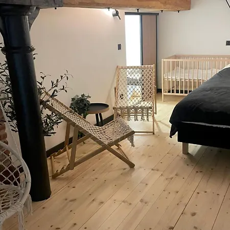 Comfortable In Апартаменти
