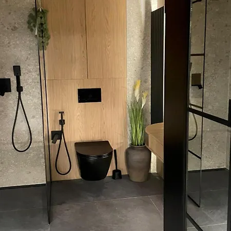 Апартаменти Comfortable In Лодзь